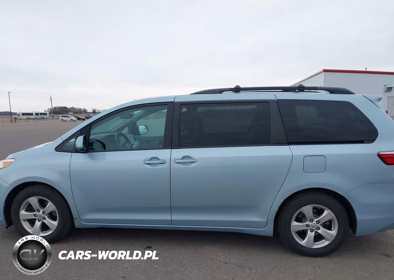 2015 Toyota Sienna Le 8 Passenger VIN:5TDKK3DC9FS602975 - 14
