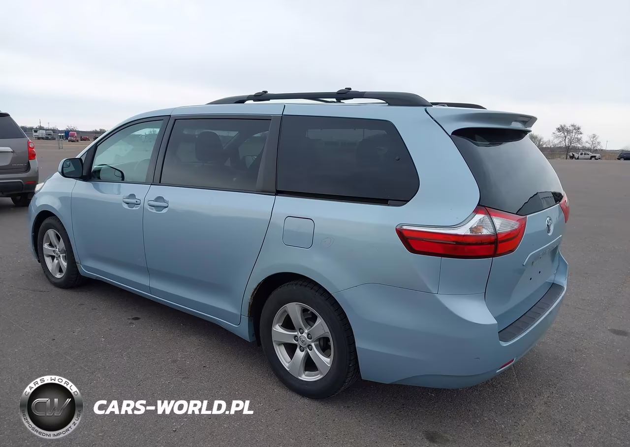 2015 Toyota Sienna Le 8 Passenger VIN:5TDKK3DC9FS602975 - 3