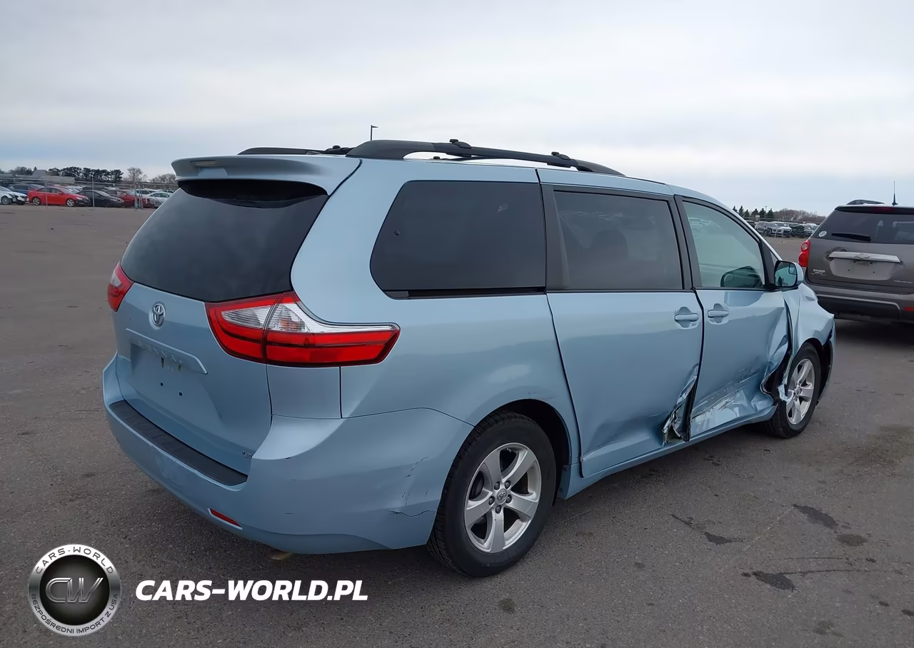 2015 Toyota Sienna Le 8 Passenger VIN:5TDKK3DC9FS602975 - 4