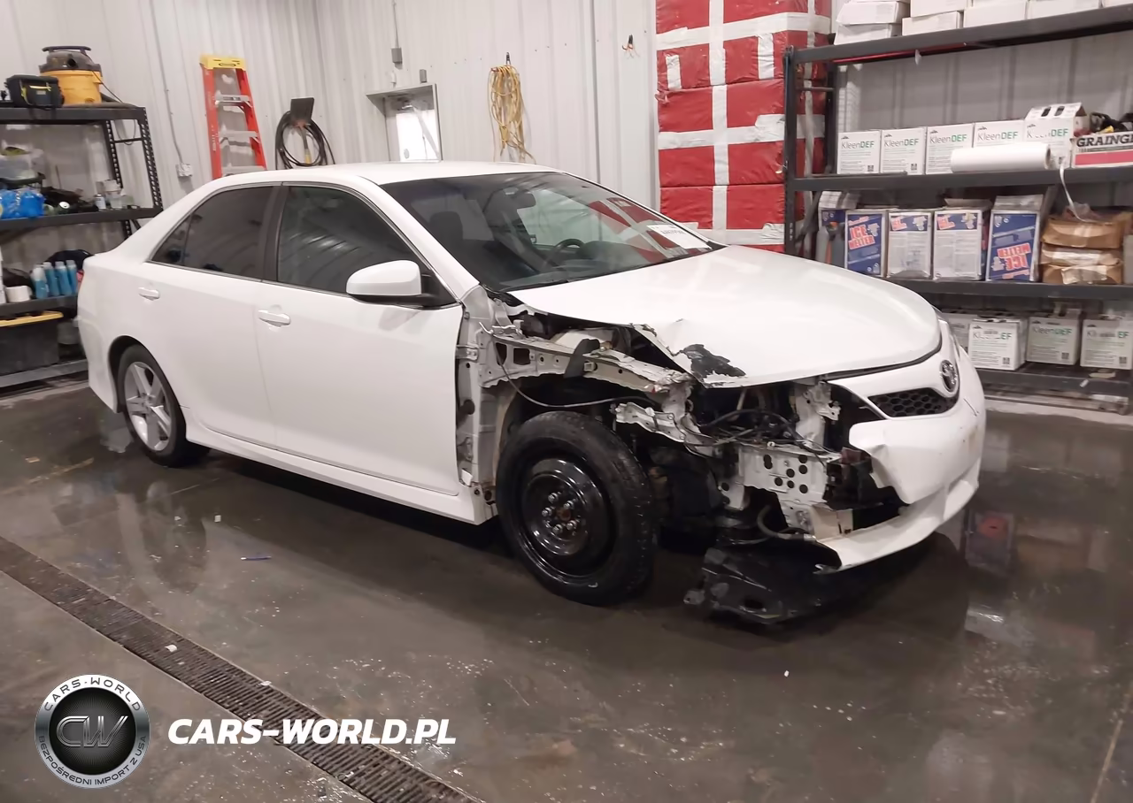 2012 Toyota Camry Se – zdjęcie 1 z 17
