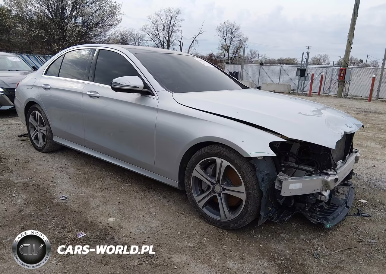 2017 Mercedes-Benz E 300 4Matic – zdjęcie 1 z 18