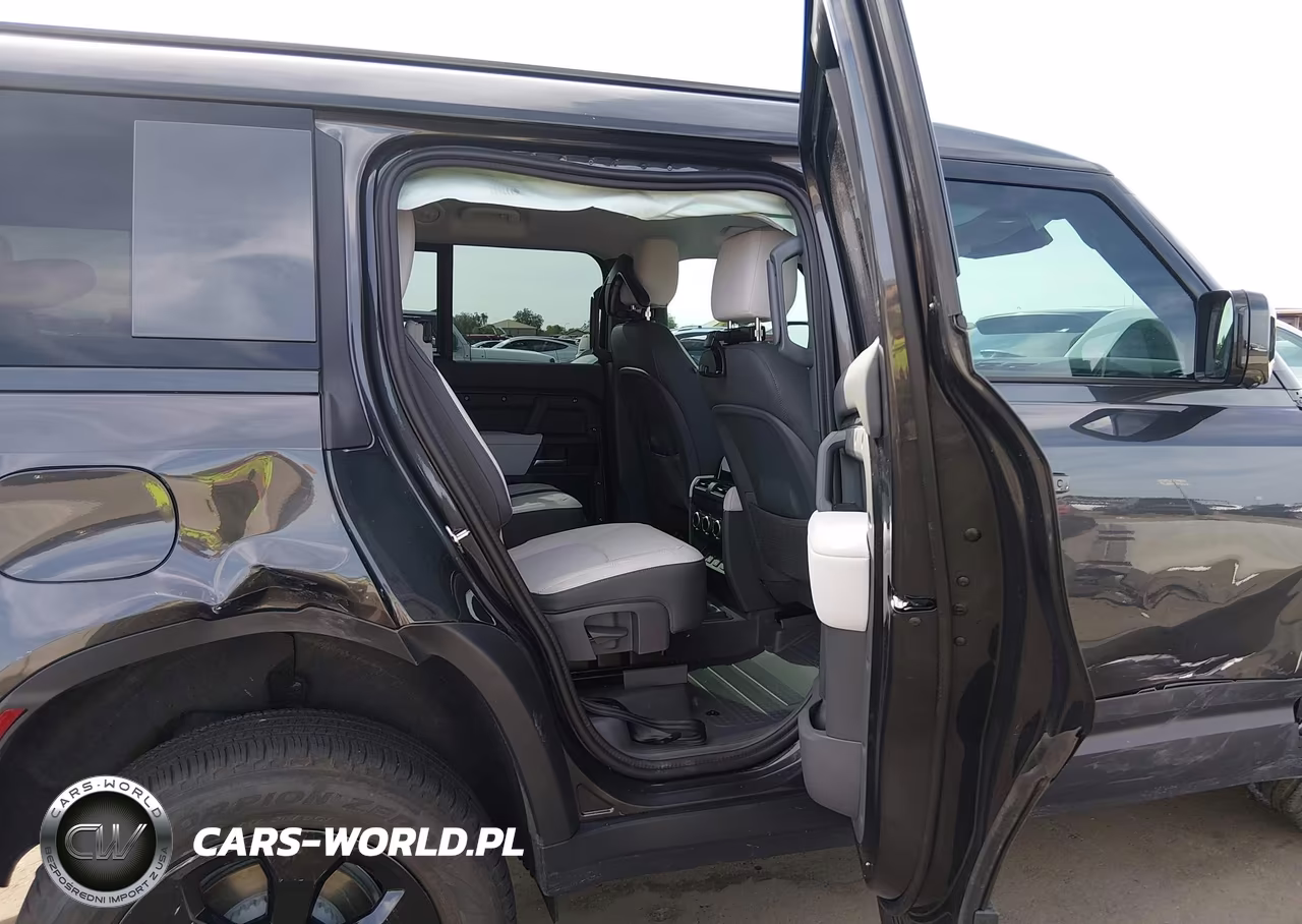 2026 Land Rover Defender P300 S VIN:SALEJFFU0T2490599 - 8