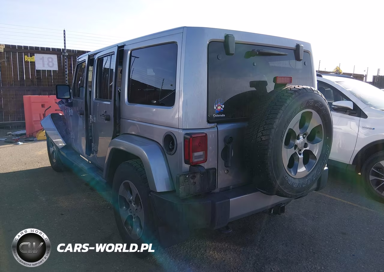 2016 Jeep Wrangler Unlimited Sahara VIN:1C4BJWEG8GL129157 - 3