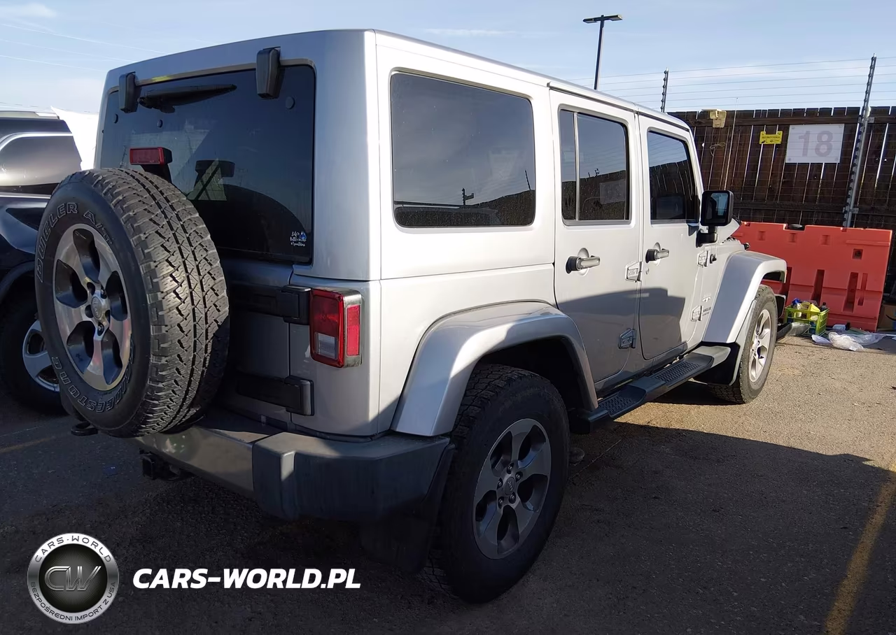 2016 Jeep Wrangler Unlimited Sahara VIN:1C4BJWEG8GL129157 - 4