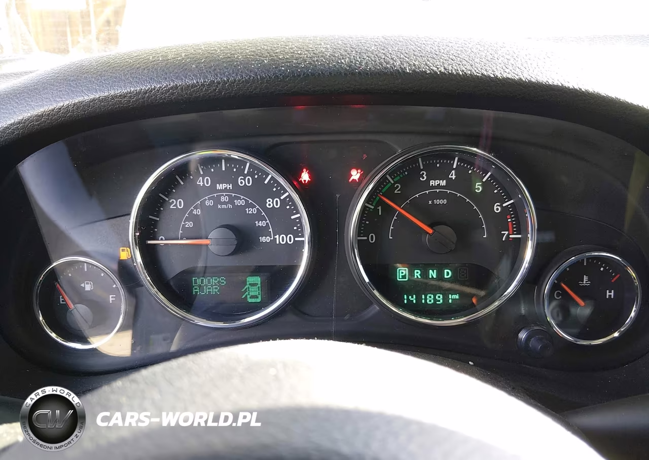 2016 Jeep Wrangler Unlimited Sahara VIN:1C4BJWEG8GL129157 - 7