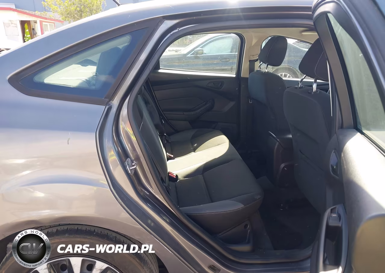 2012 Ford Focus Se VIN:1FAHP3F25CL184661 - 8