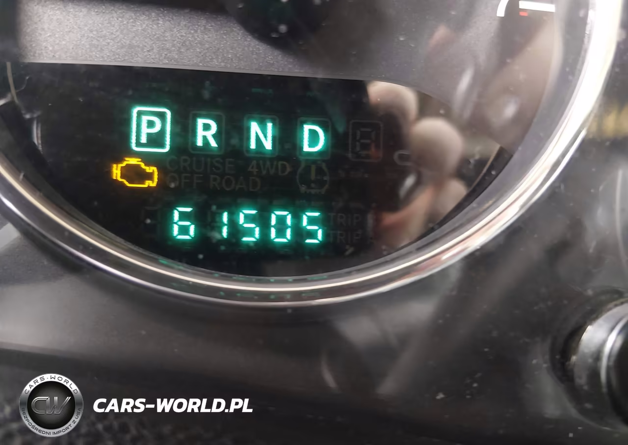 2014 Jeep Wrangler Unlimited Sahara VIN:1C4BJWEG6EL272573 - 15