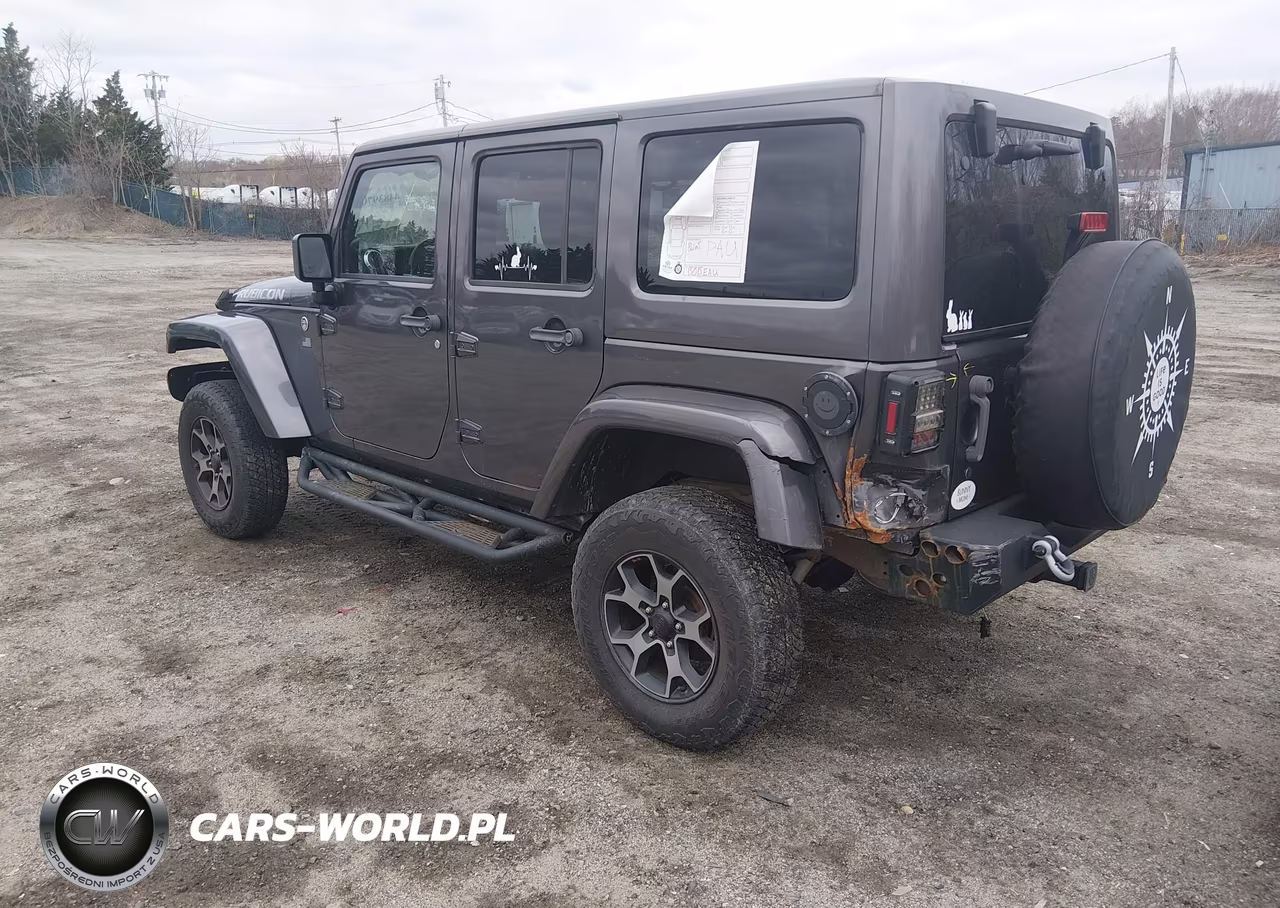 2014 Jeep Wrangler Unlimited Sahara VIN:1C4BJWEG6EL272573 - 3