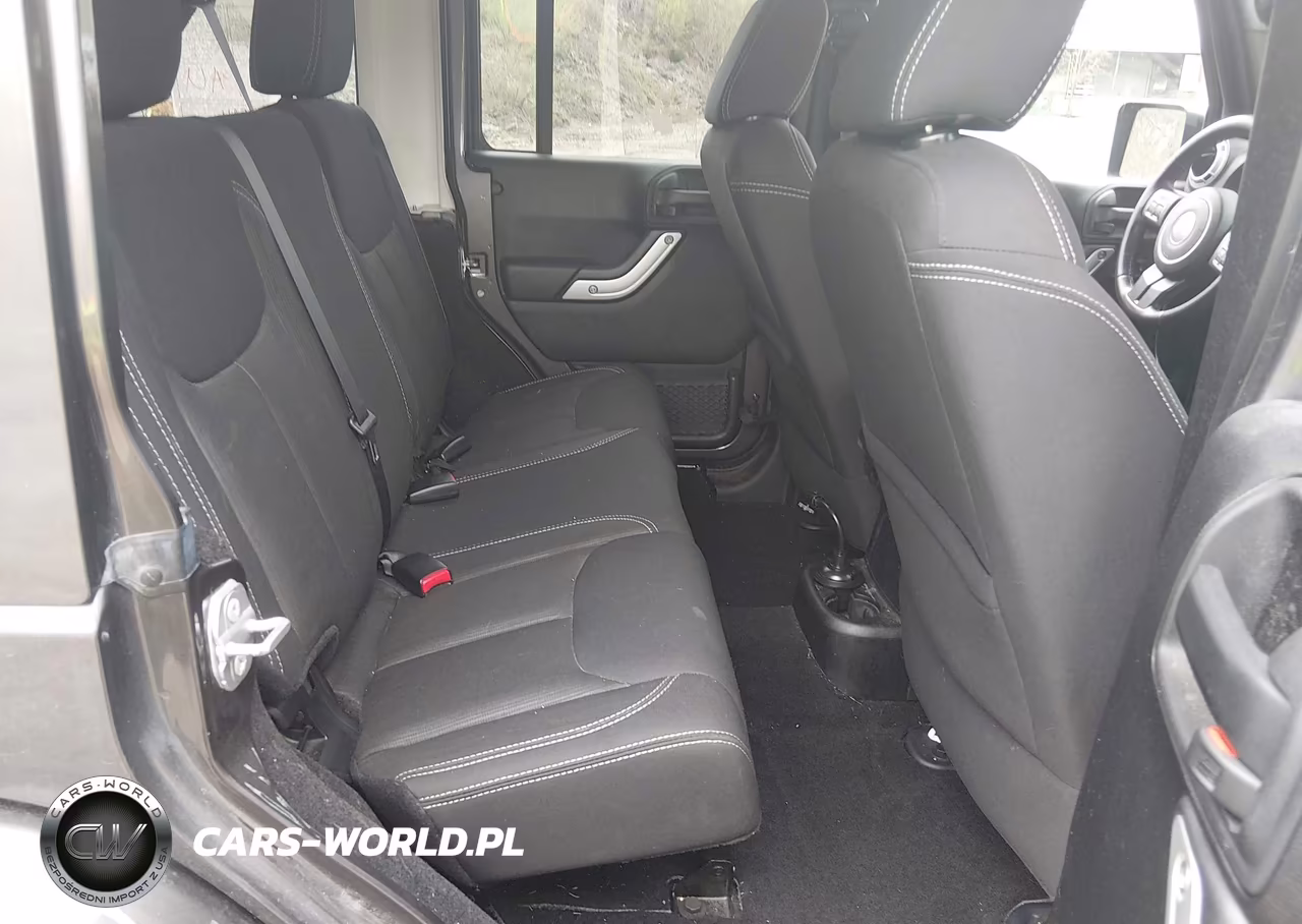 2014 Jeep Wrangler Unlimited Sahara VIN:1C4BJWEG6EL272573 - 8