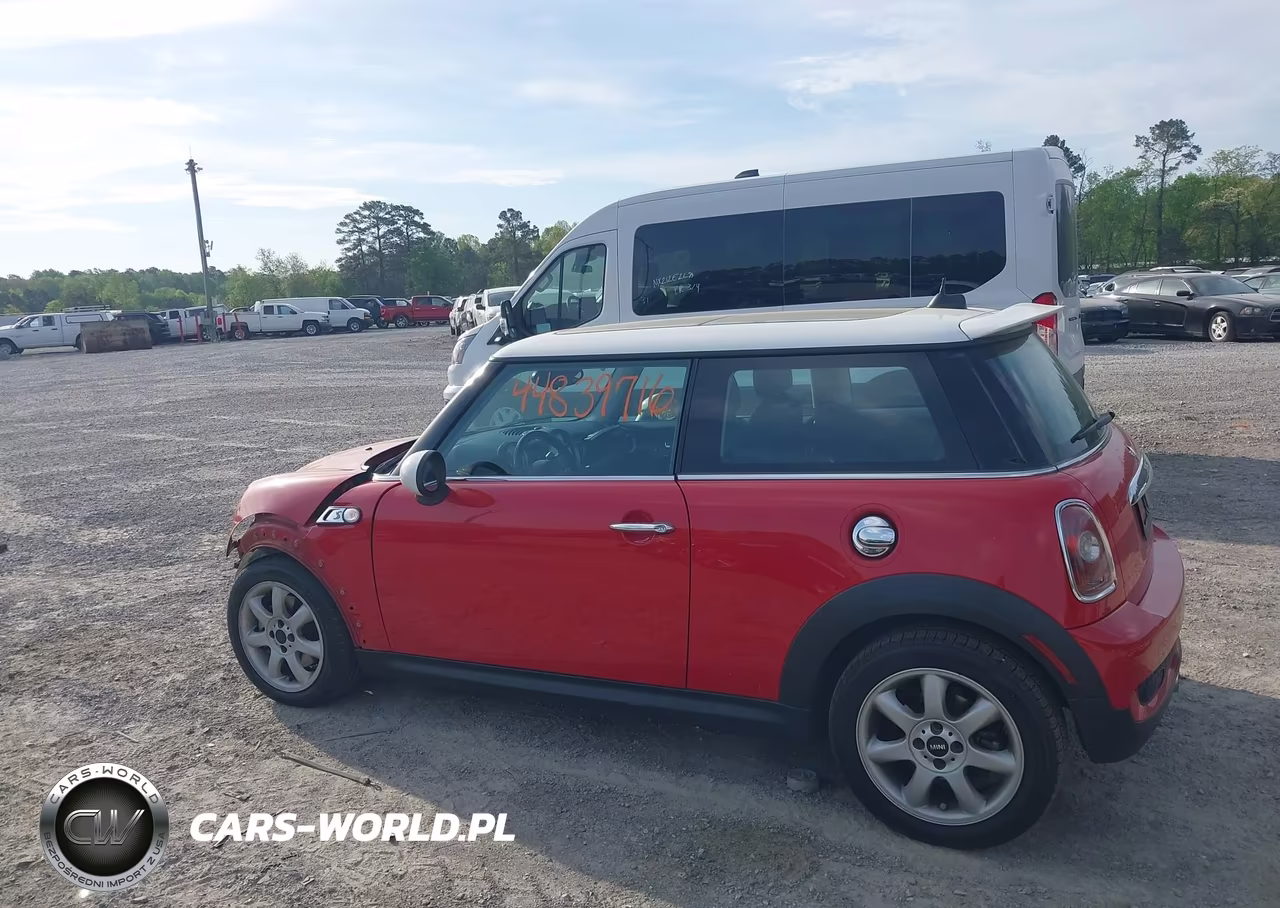 2008 Mini Cooper S VIN:WMWMF73558TV34165 - 15