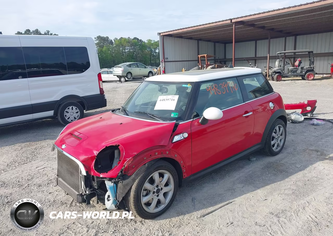 2008 Mini Cooper S VIN:WMWMF73558TV34165 - 2
