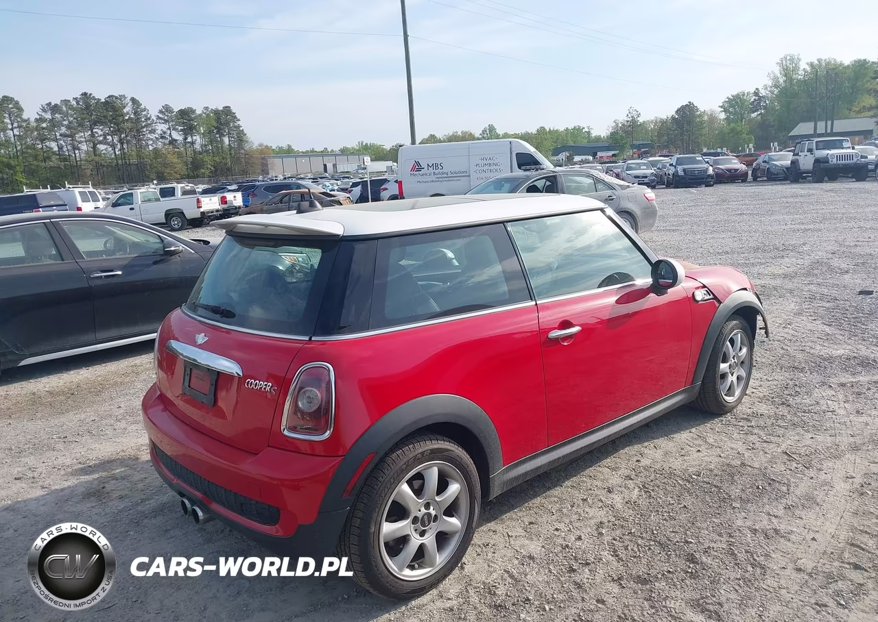 2008 Mini Cooper S VIN:WMWMF73558TV34165 - 4