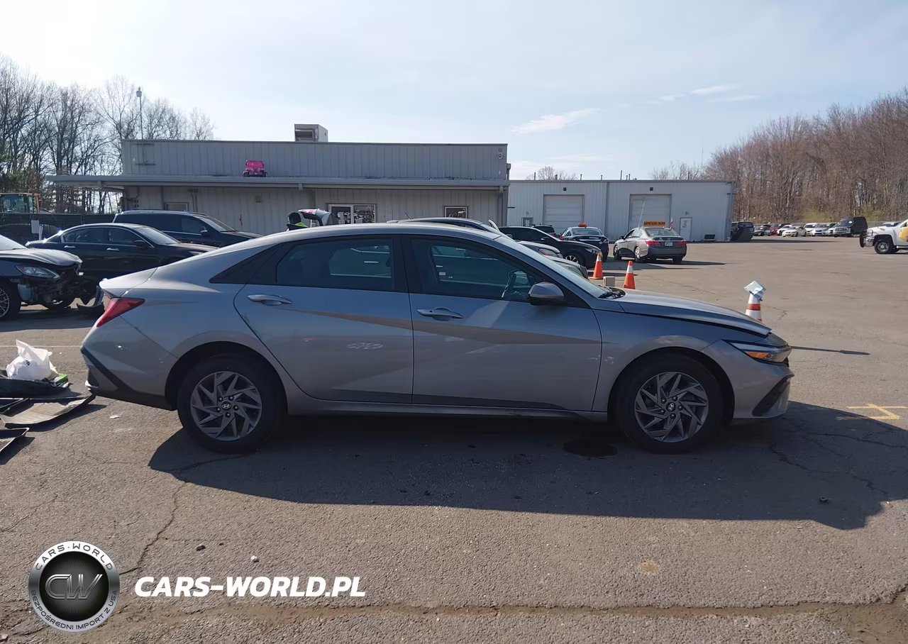 2025 Hyundai Elantra Hybrid Blue VIN:KMHLM4DJ2SU161694 - 13