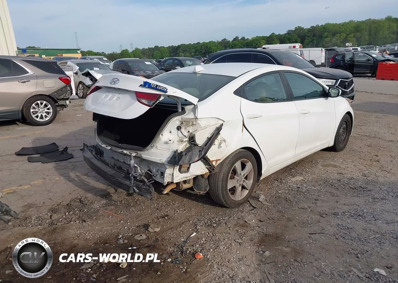 2015 Hyundai Elantra Se VIN:5NPDH4AE8FH652033 - 4