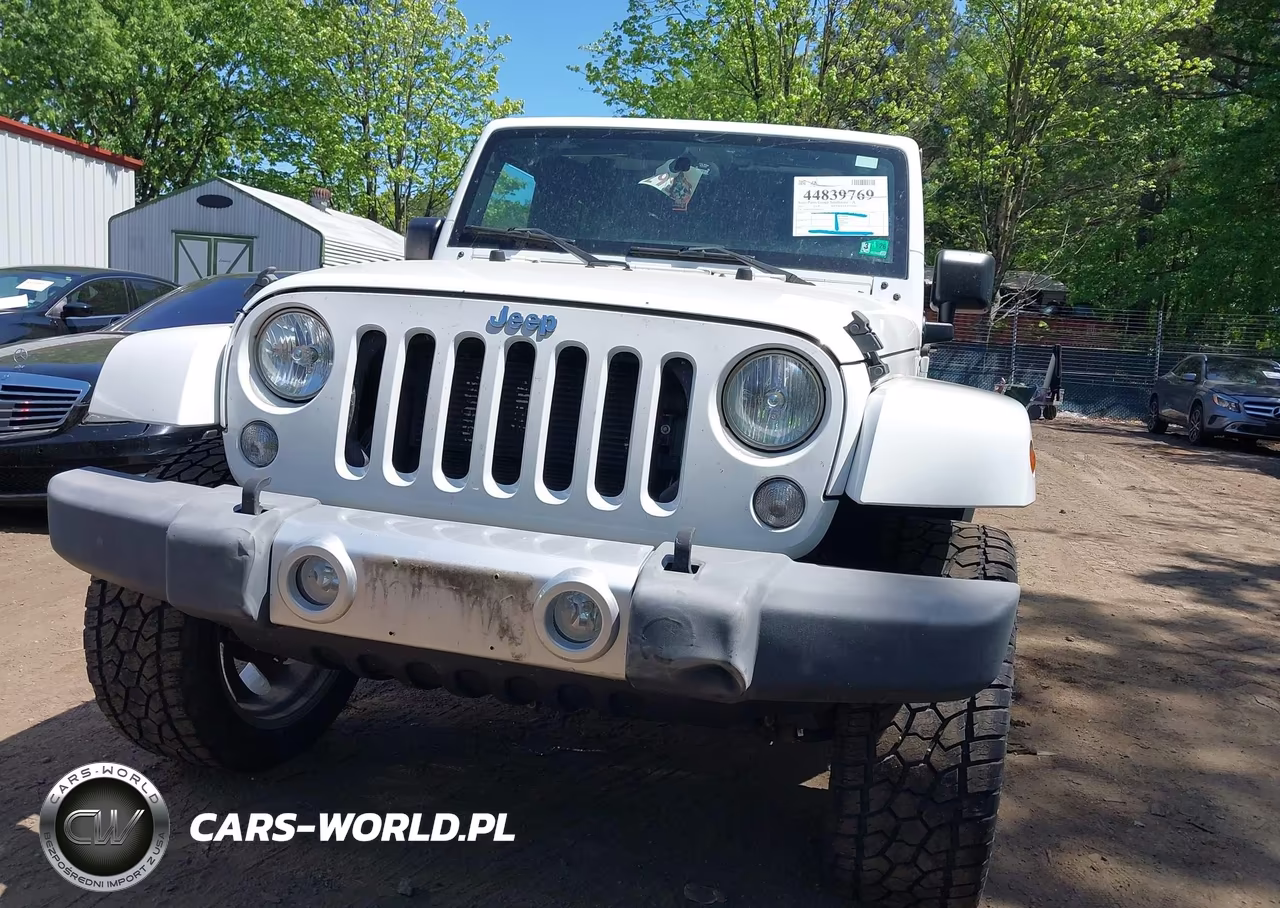 2015 Jeep Wrangler Unlimited Sahara VIN:1C4BJWEG3FL610562 - 6