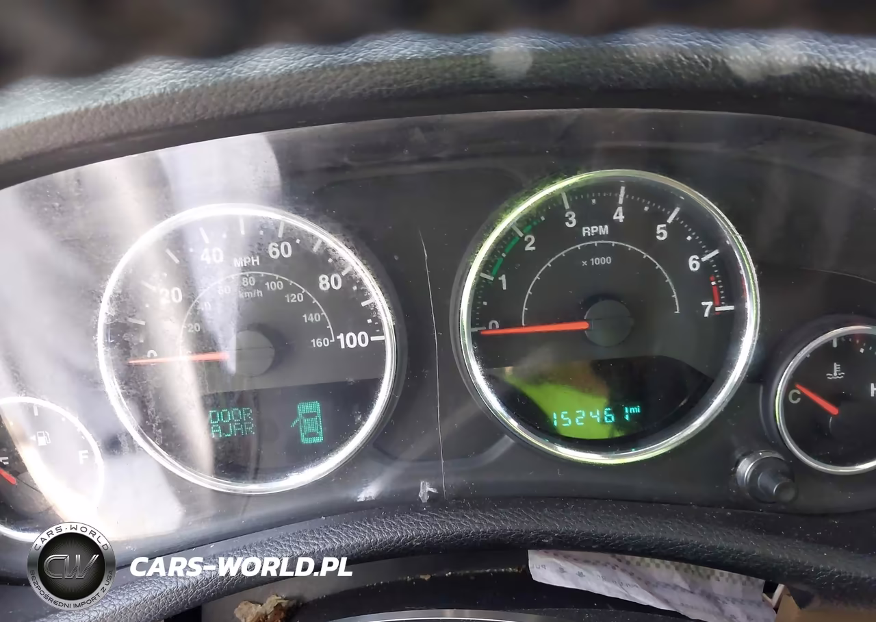 2015 Jeep Wrangler Unlimited Sahara VIN:1C4BJWEG3FL610562 - 7