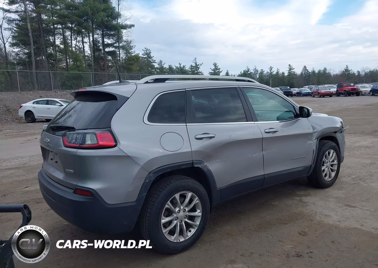 2019 Jeep Cherokee Latitude 4X4 VIN:1C4PJMCB9KD169767 - 4