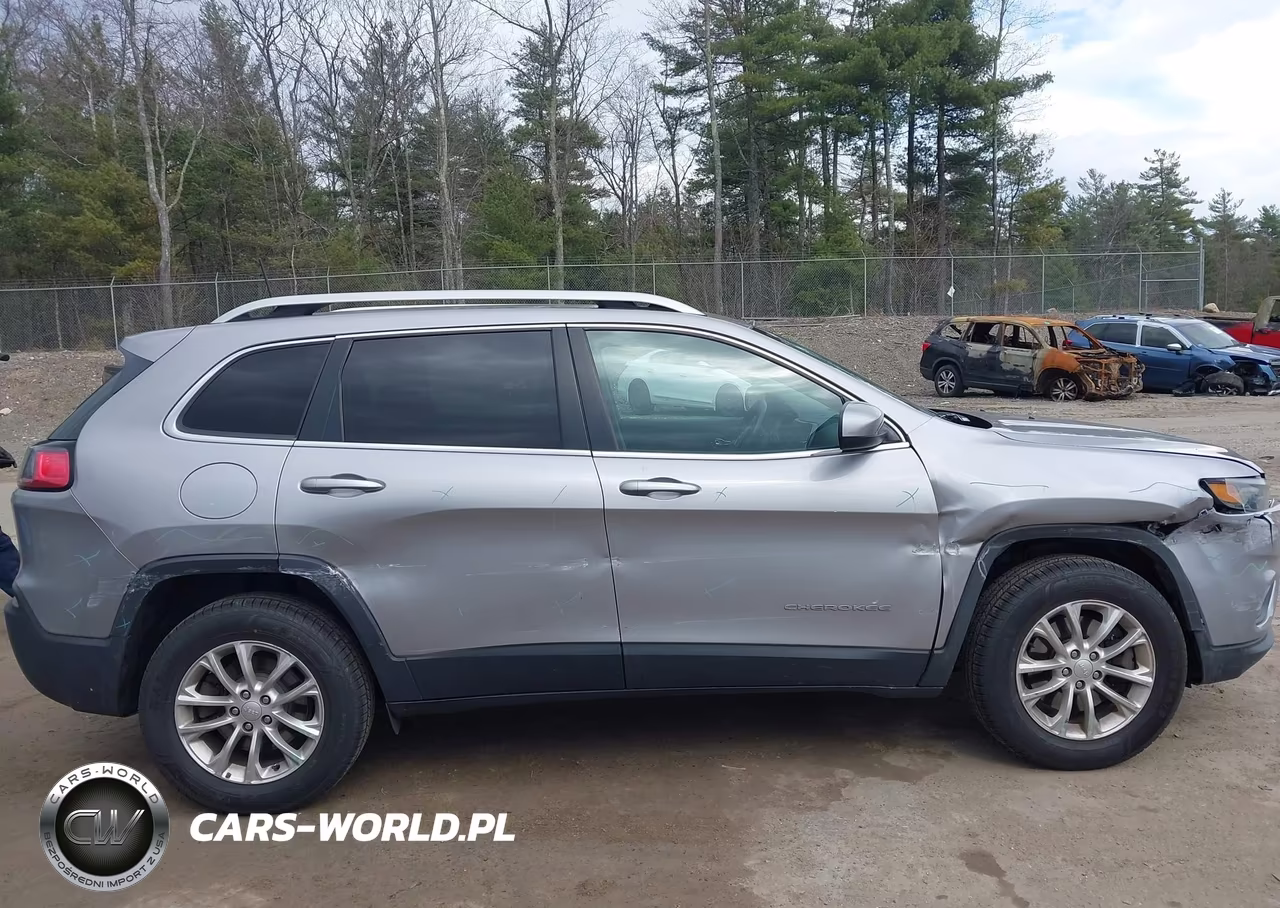 2019 Jeep Cherokee Latitude 4X4 VIN:1C4PJMCB9KD169767 - 6