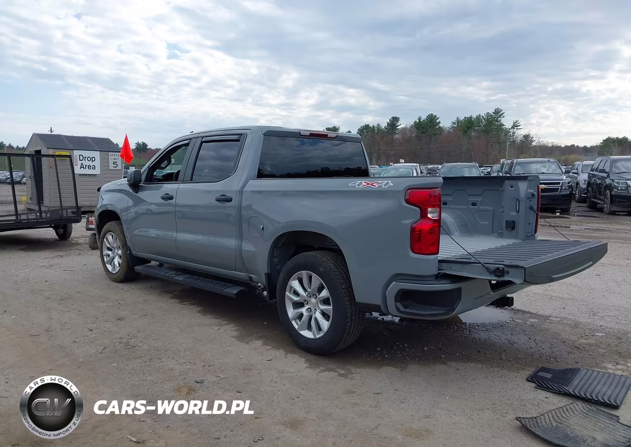 2024 Chevrolet Silverado 1500 4Wd Short Bed Custom VIN:3GCPDBEK5RG179685 - 3