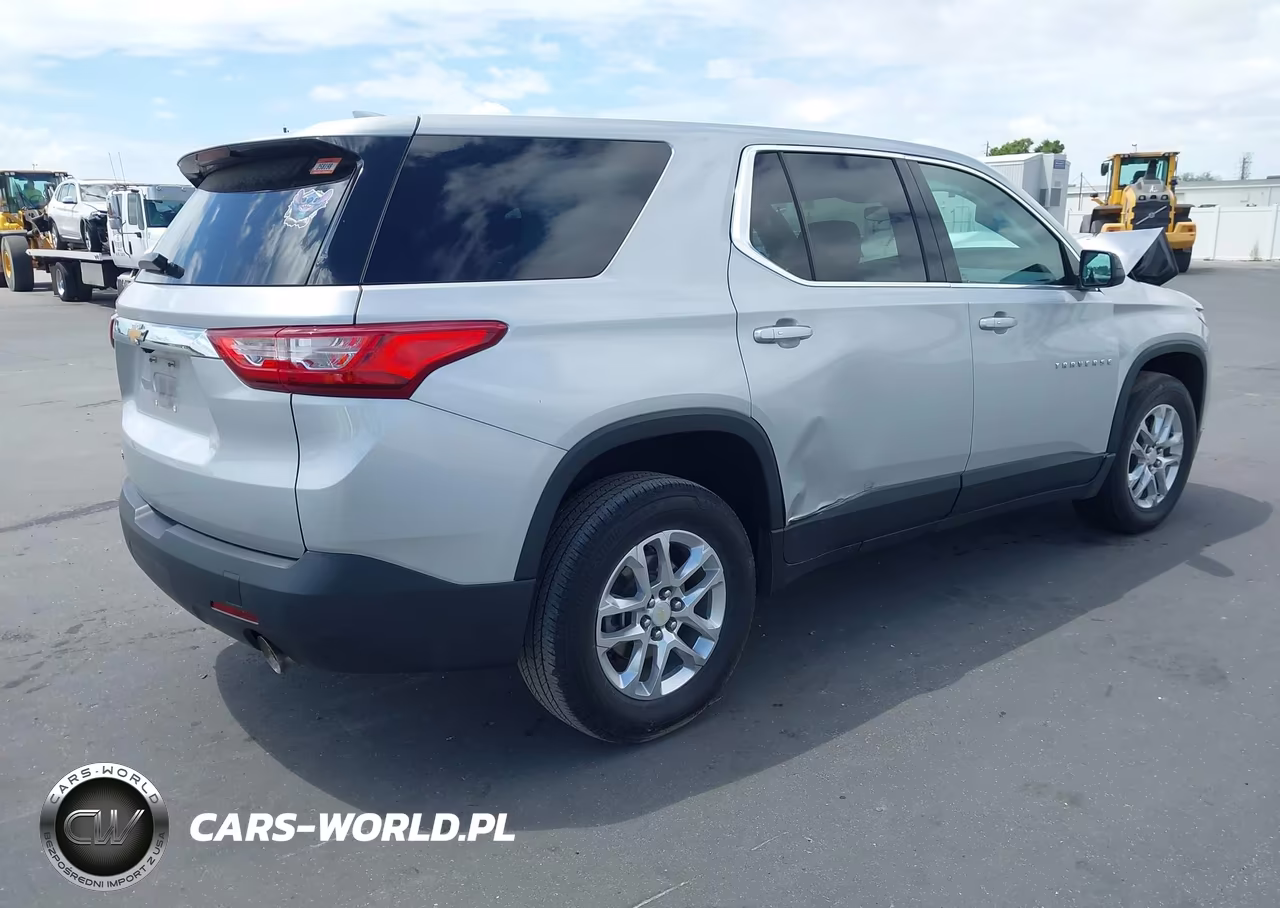 2021 Chevrolet Traverse Fwd Ls VIN:1GNERFKWXMJ135395 - 4