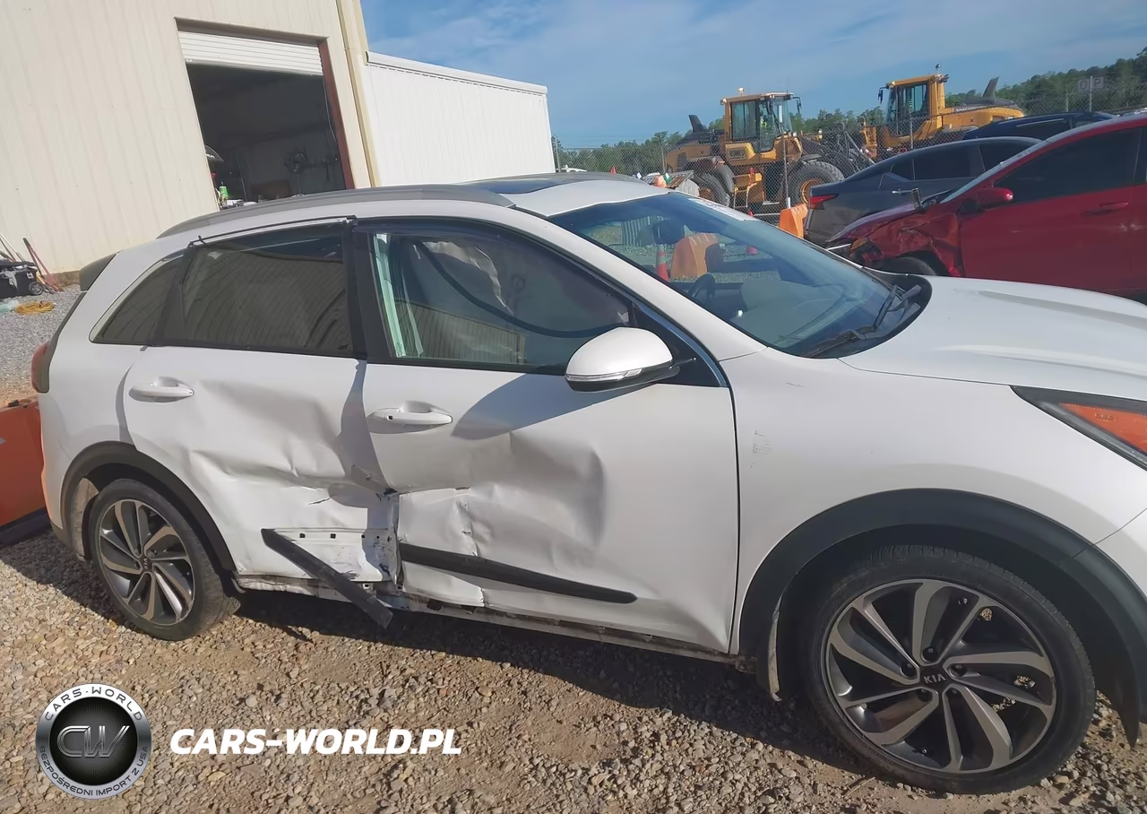 2018 Kia Niro Touring VIN:KNDCE3LC4J5125335 - 14