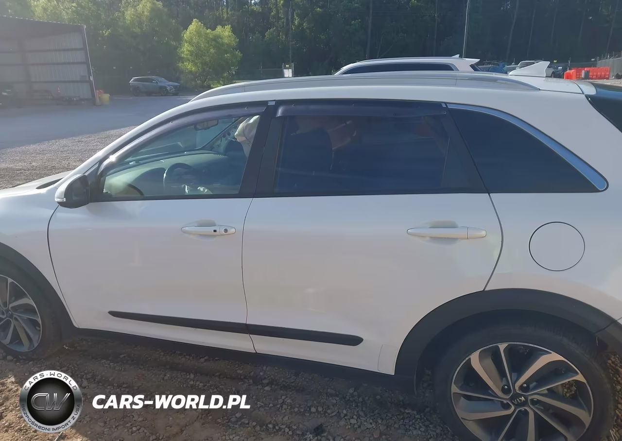 2018 Kia Niro Touring VIN:KNDCE3LC4J5125335 - 15
