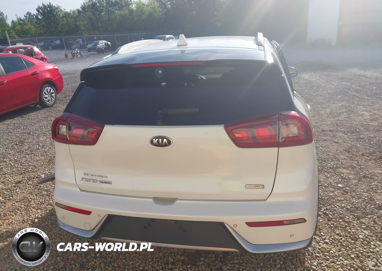 2018 Kia Niro Touring VIN:KNDCE3LC4J5125335 - 17