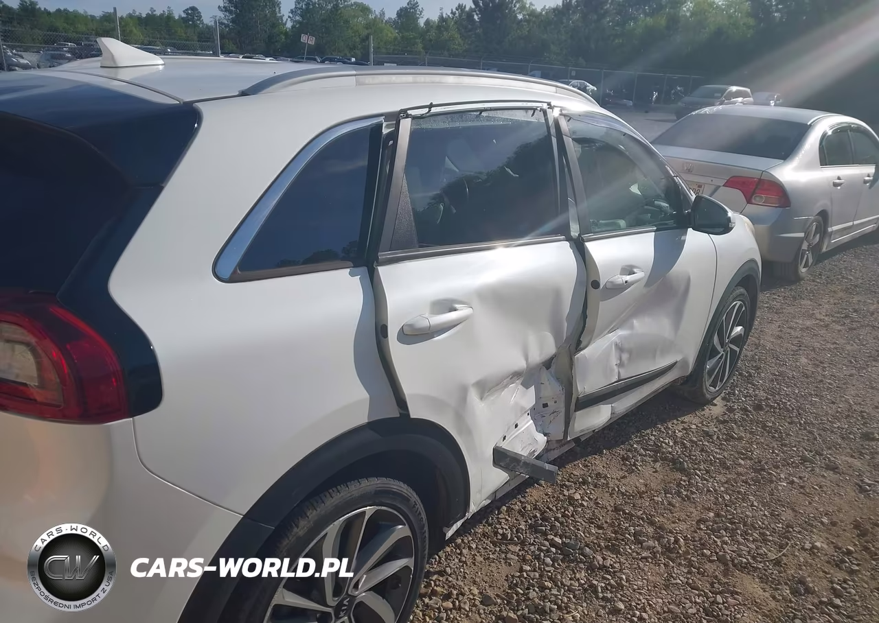 2018 Kia Niro Touring VIN:KNDCE3LC4J5125335 - 19