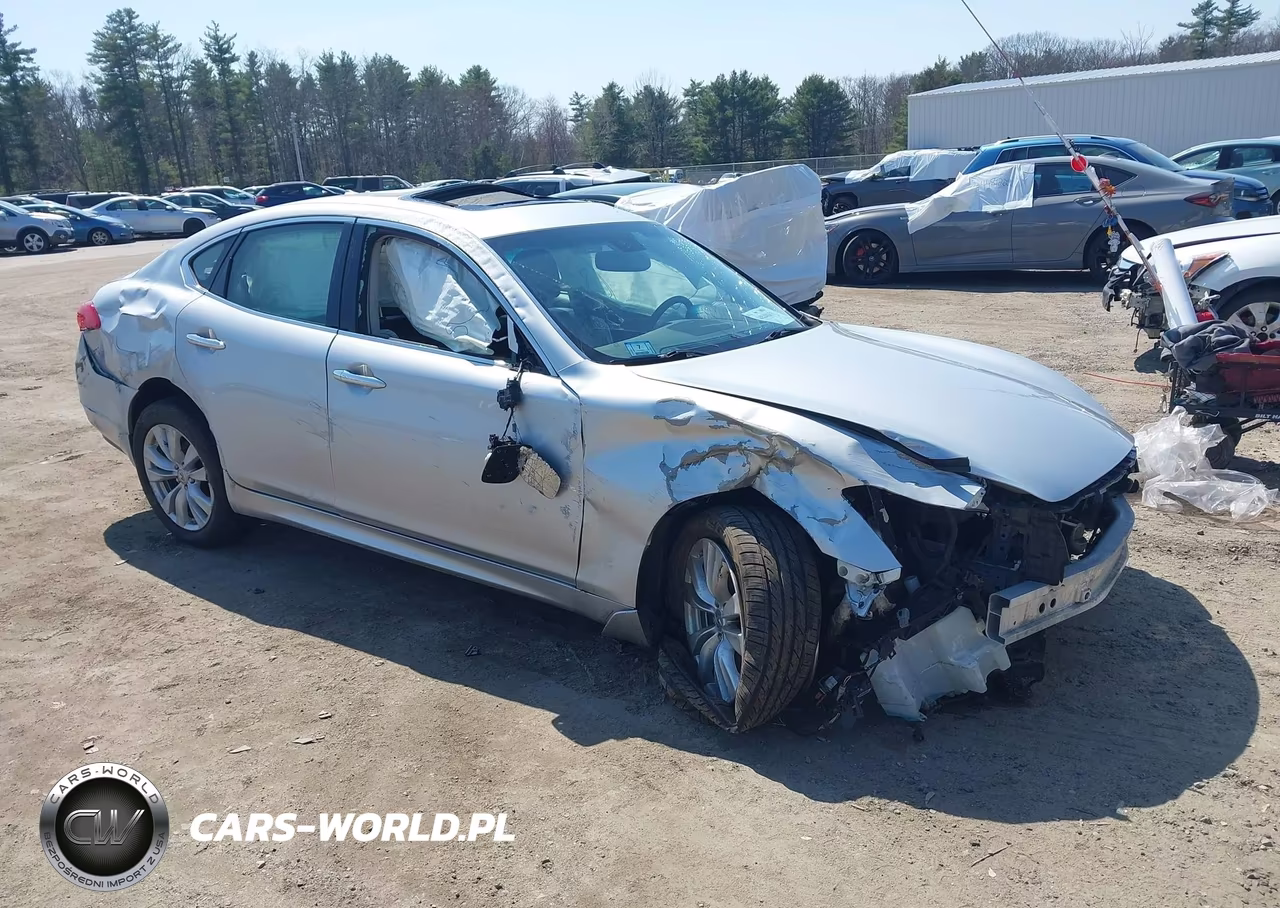 2011 Infiniti M37