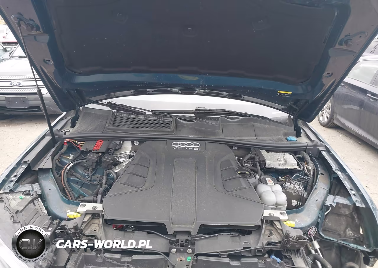 2018 Audi Q7 3.0T Premium VIN:WA1LAAF78JD039427 - 10