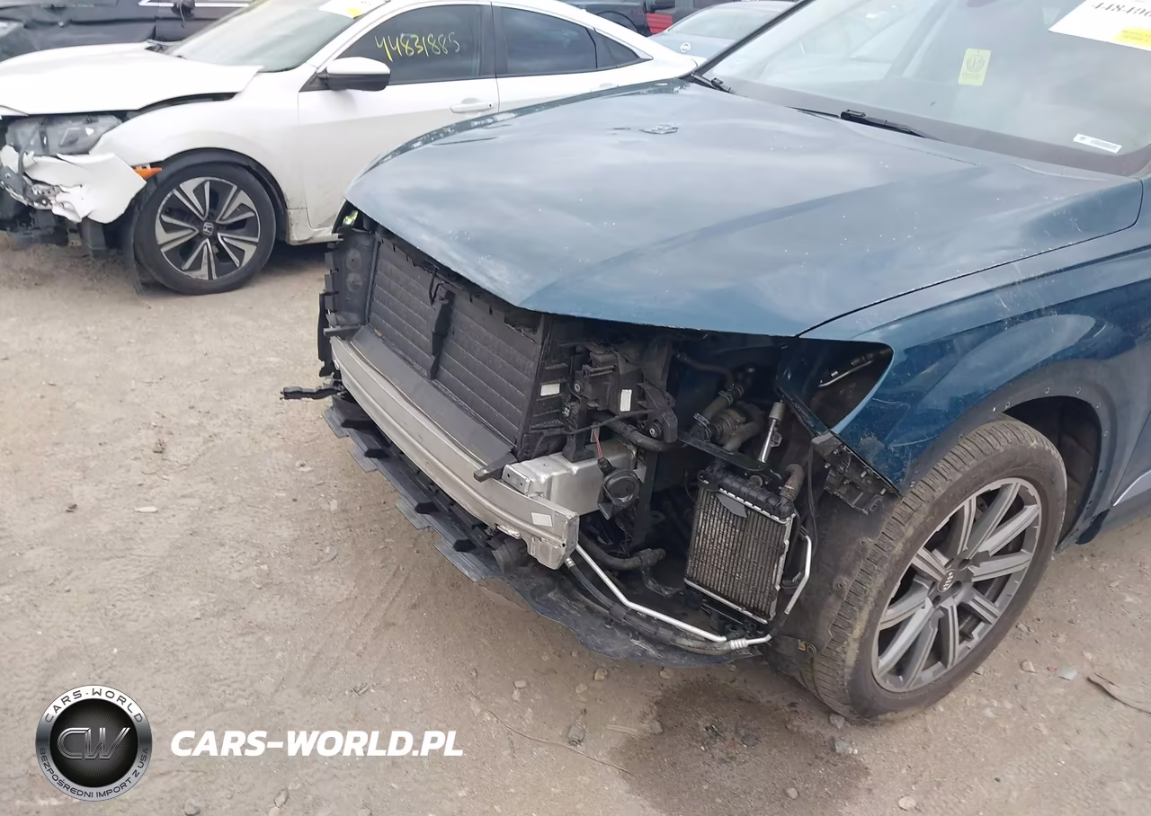 2018 Audi Q7 3.0T Premium VIN:WA1LAAF78JD039427 - 6