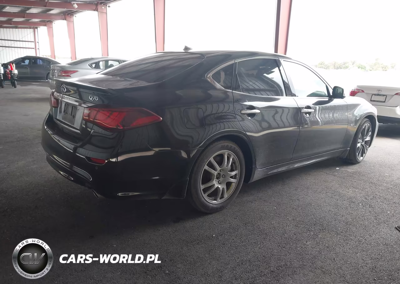 2018 Infiniti Q70 3.7 Luxe VIN:JN1BY1AP3JM180915 - 4
