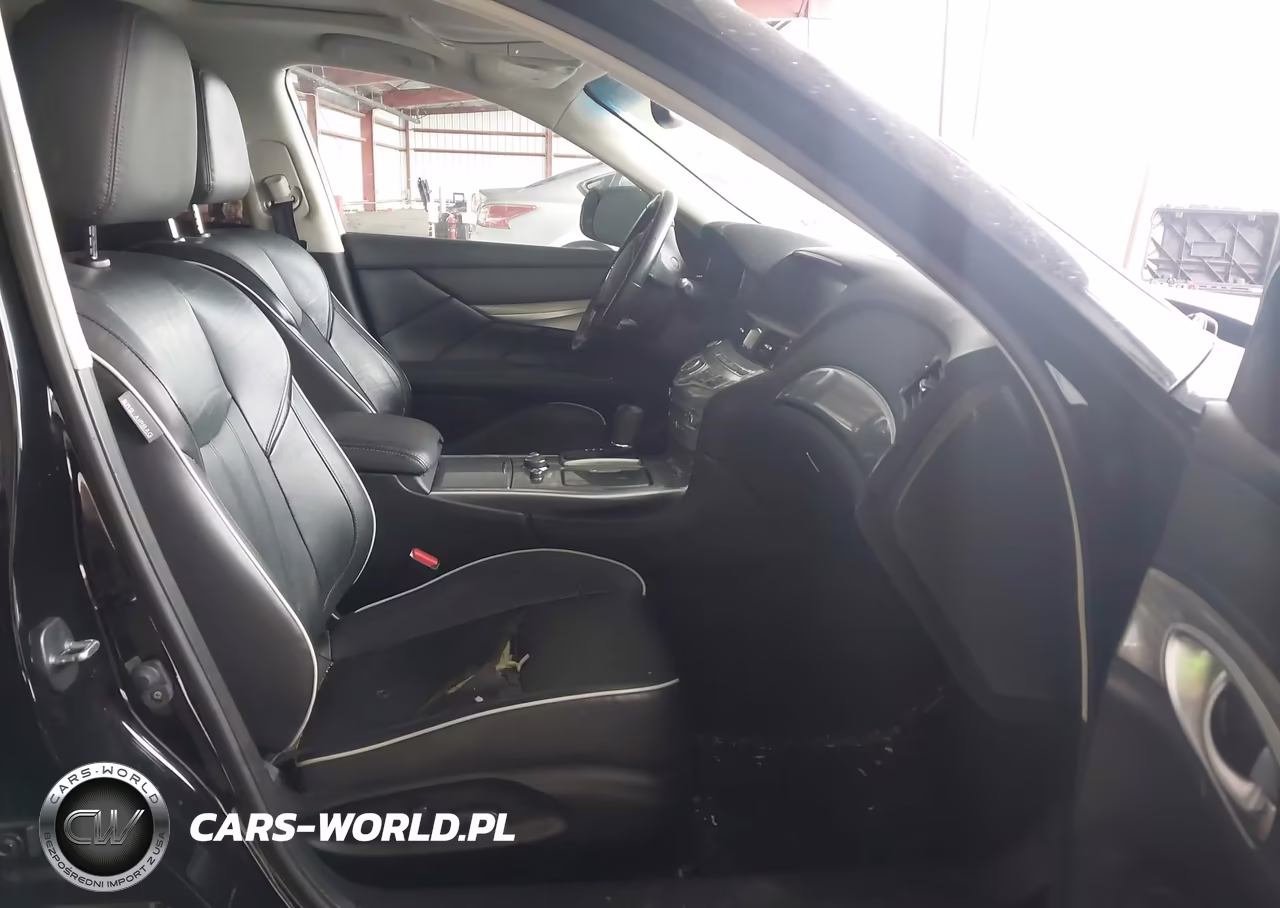 2018 Infiniti Q70 3.7 Luxe VIN:JN1BY1AP3JM180915 - 5
