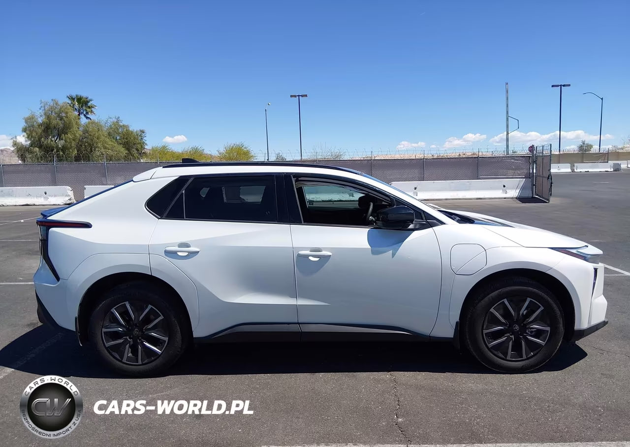 2026 Toyota Bz Xle VIN:JTMBDAFB6TJ017900 - 13