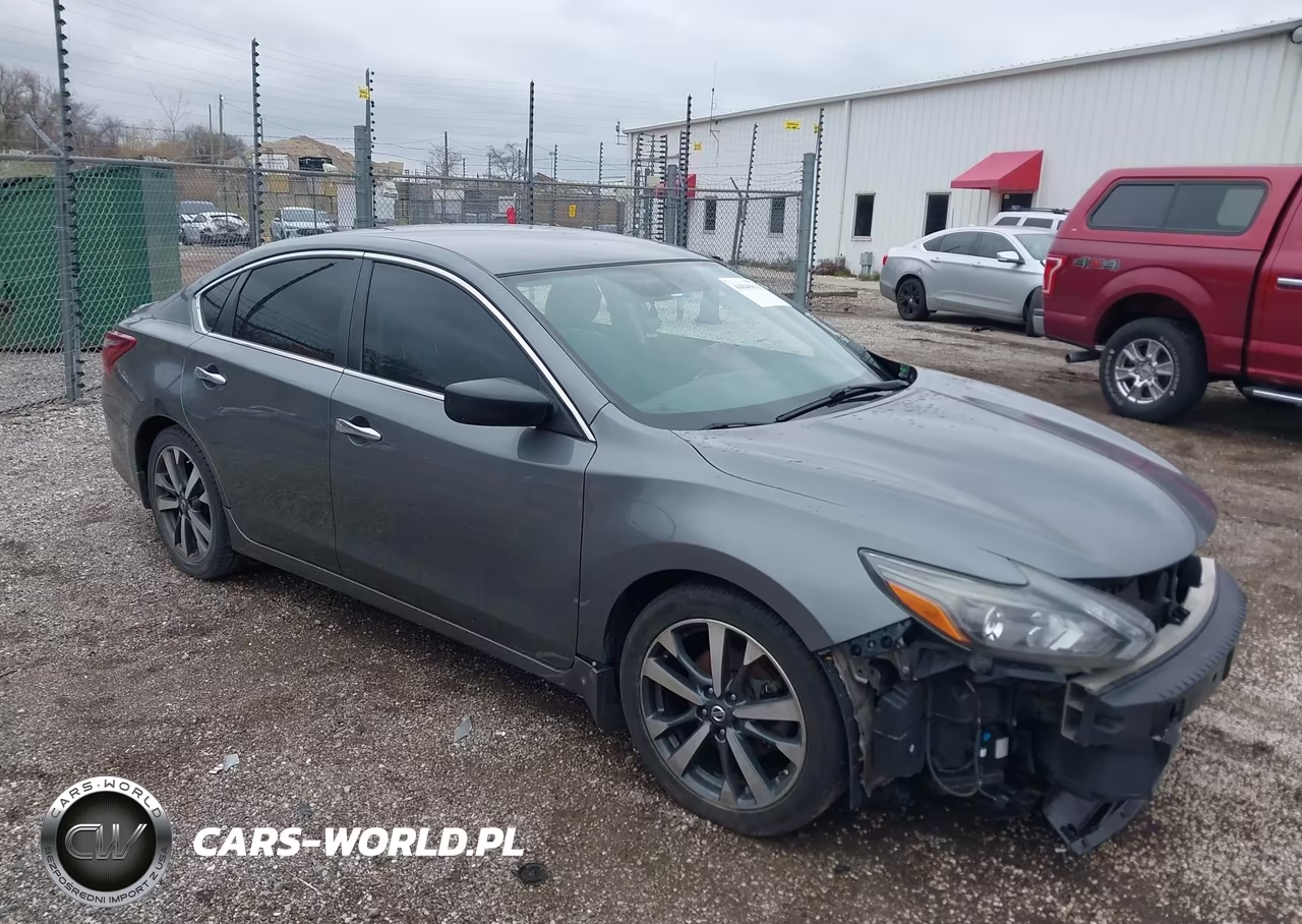 2017 Nissan Altima 2.5 Sr – zdjęcie 1 z 12