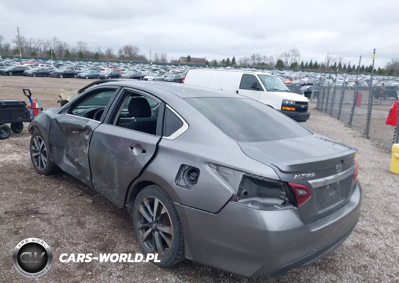 2017 Nissan Altima 2.5 Sr VIN:1N4AL3AP3HC141945 - 3