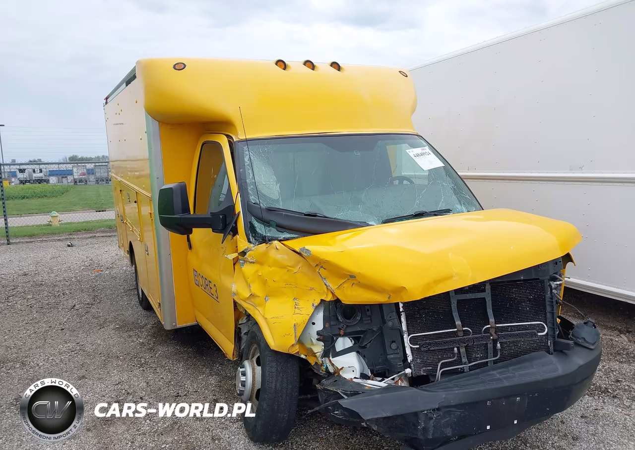 2013 Chevrolet Express Cutaway 3500