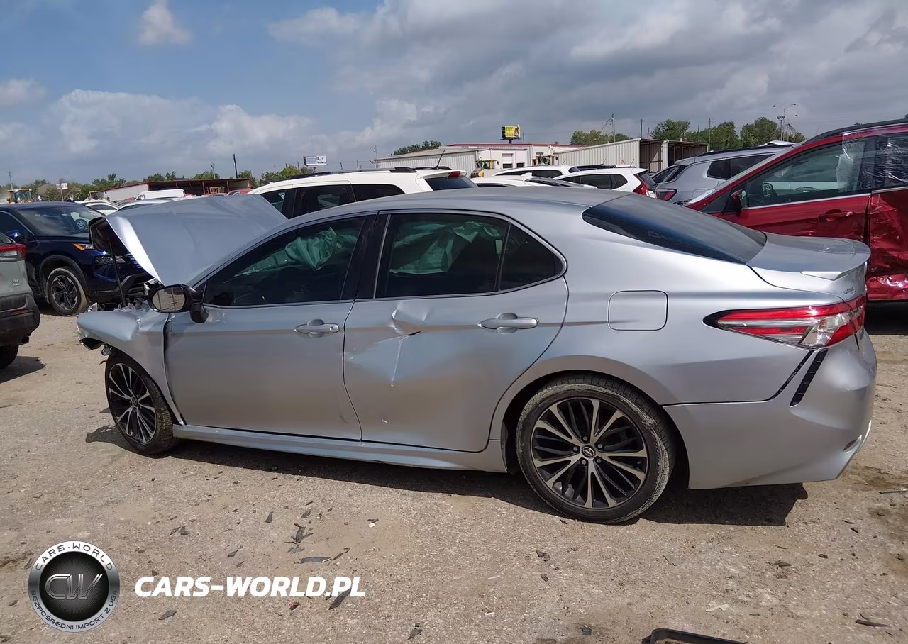 2018 Toyota Camry Se VIN:4T1B11HK5JU067300 - 14