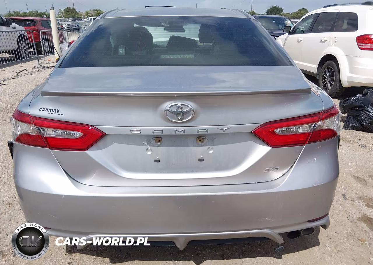 2018 Toyota Camry Se VIN:4T1B11HK5JU067300 - 16