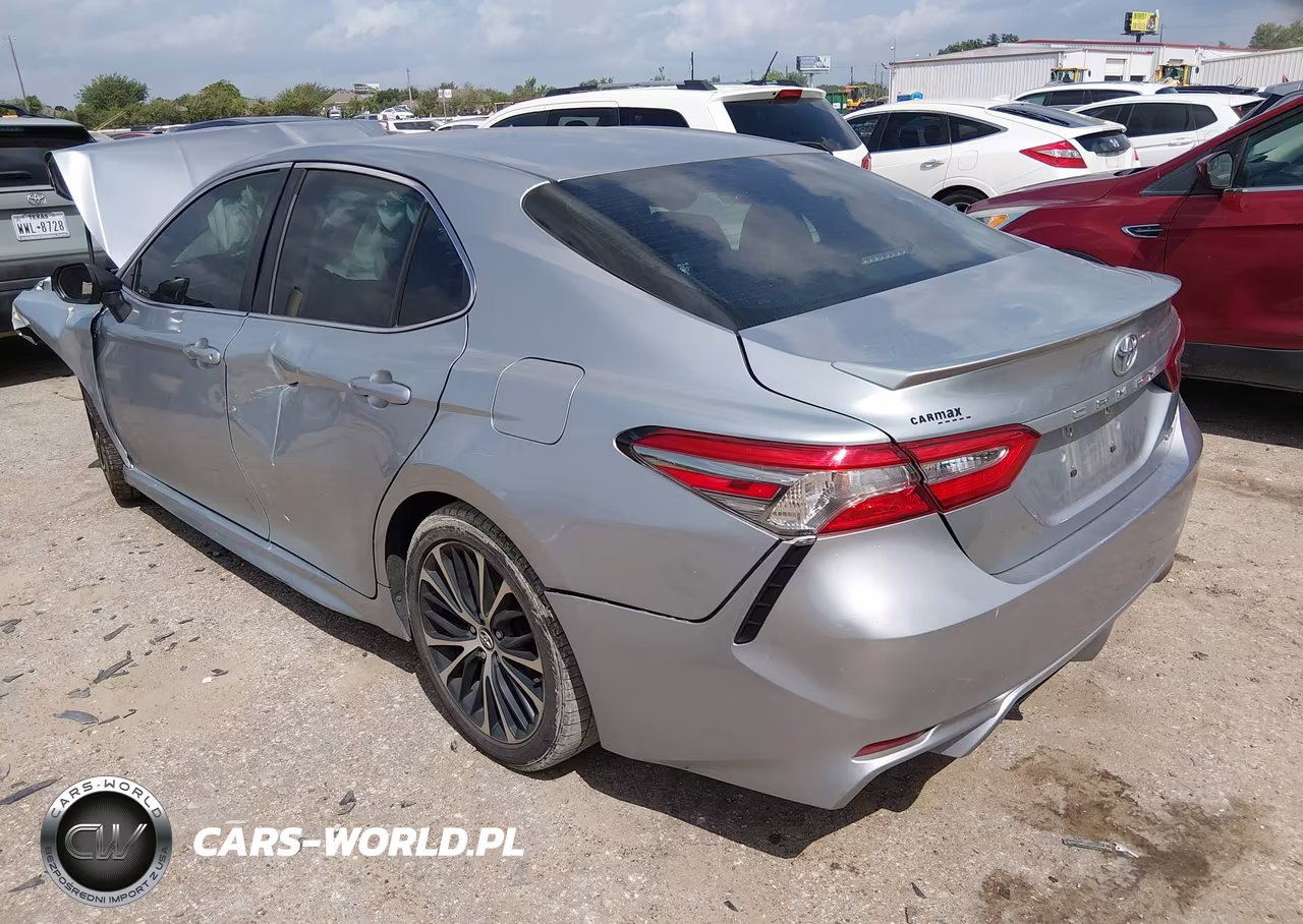 2018 Toyota Camry Se VIN:4T1B11HK5JU067300 - 3