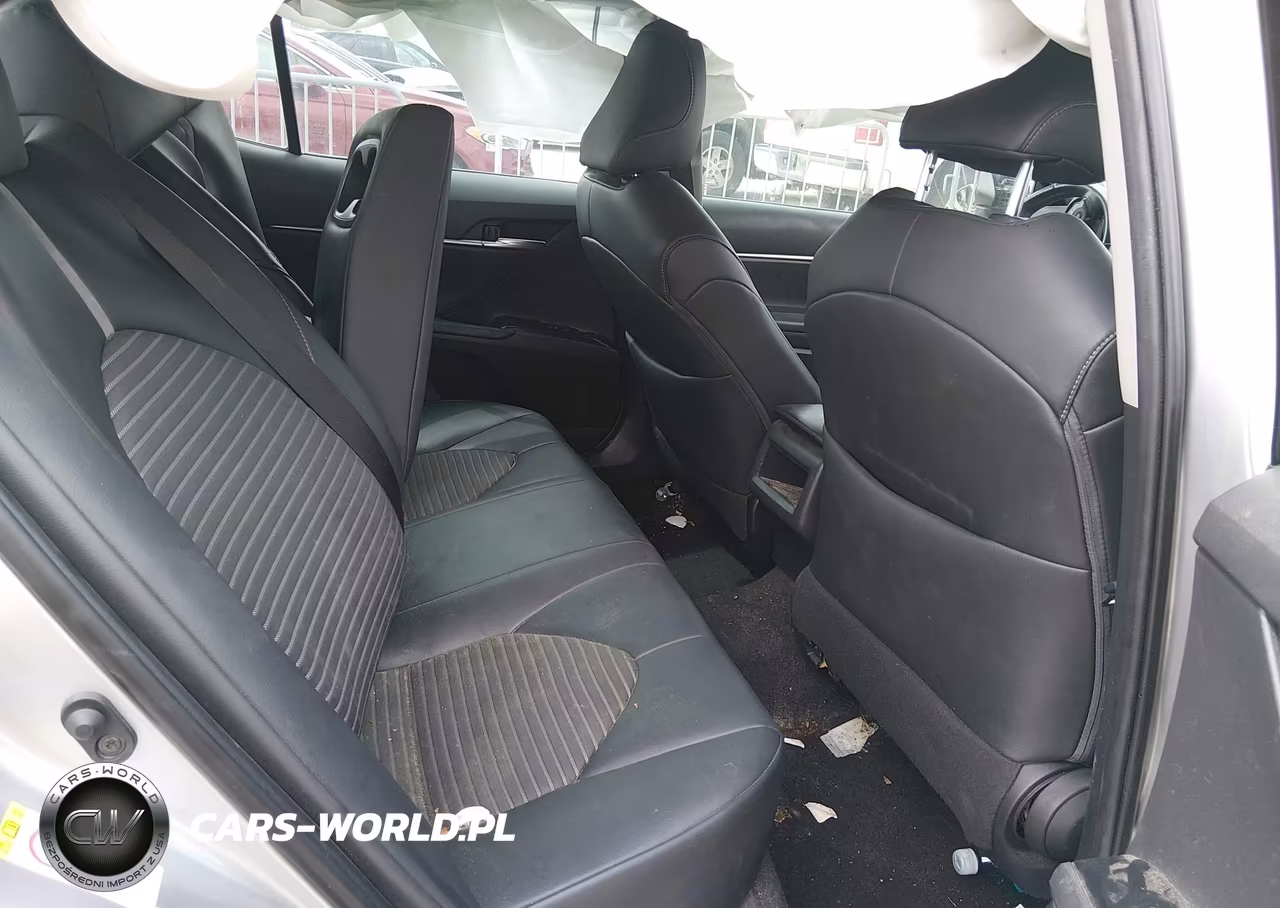 2018 Toyota Camry Se VIN:4T1B11HK5JU067300 - 8