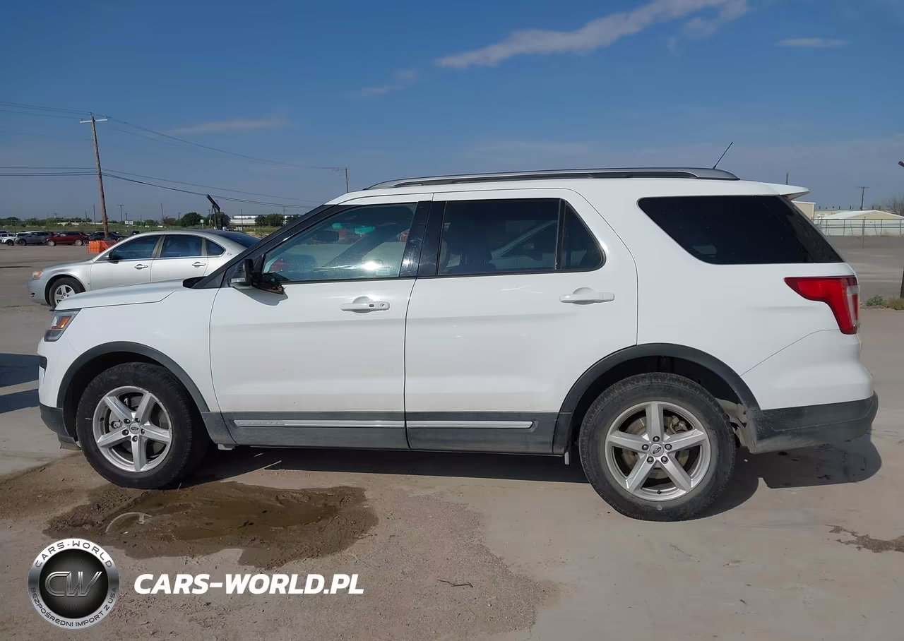 2018 Ford Explorer Xlt VIN:1FM5K7D88JGB65002 - 14