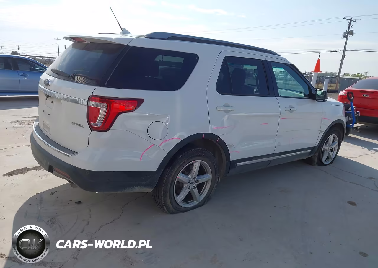 2018 Ford Explorer Xlt VIN:1FM5K7D88JGB65002 - 4