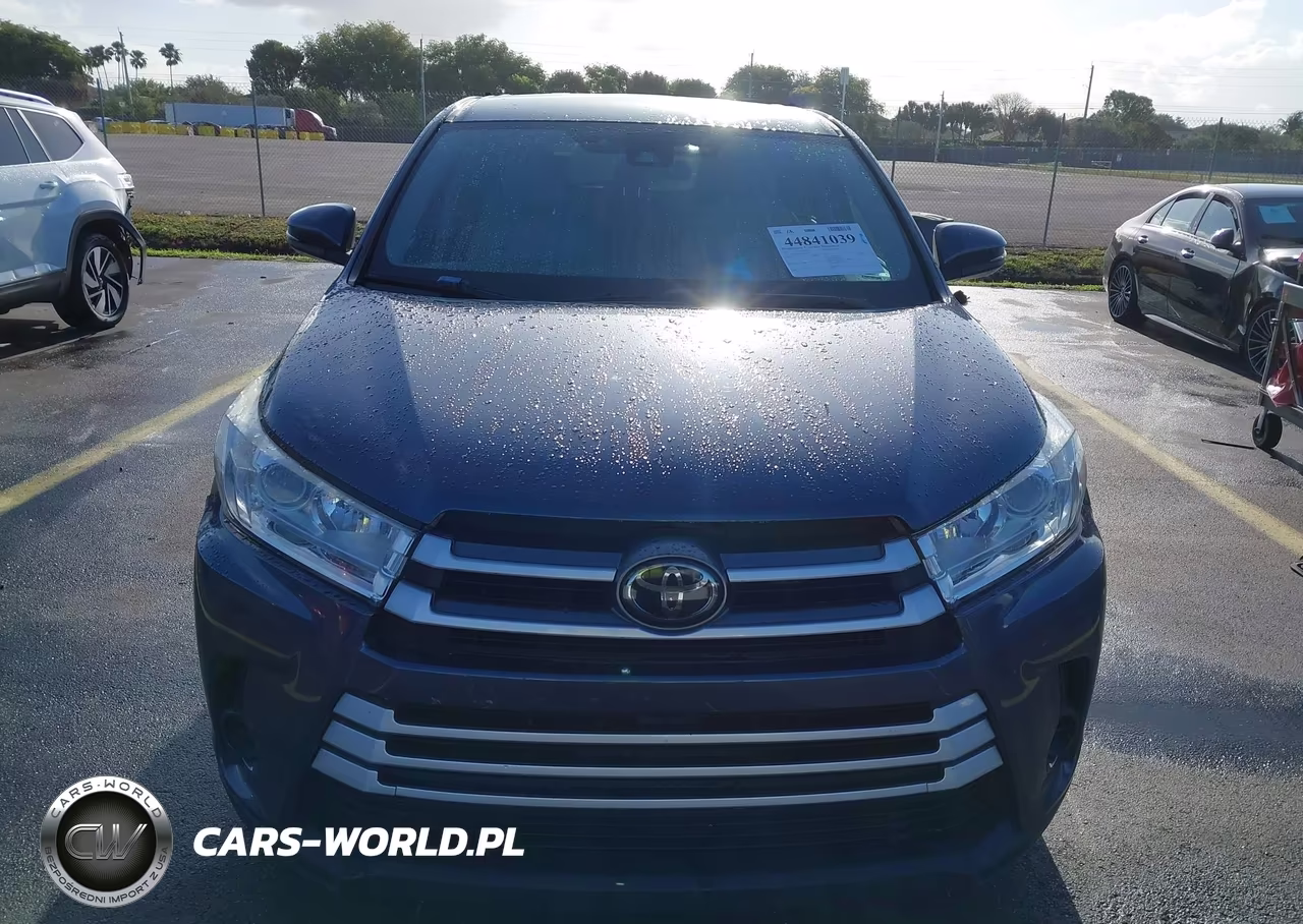 2017 Toyota Highlander Le VIN:5TDZARFH5HS029413 - 12