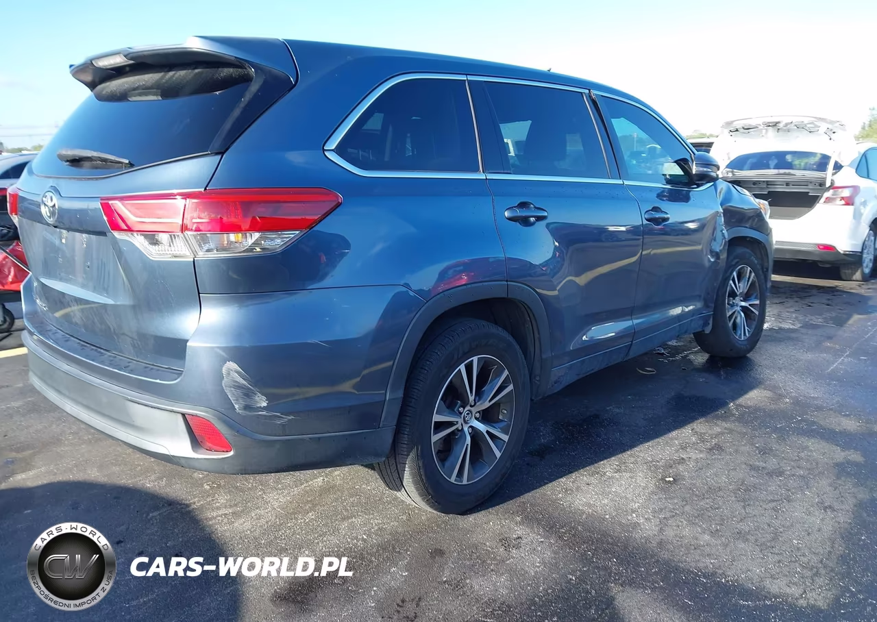2017 Toyota Highlander Le VIN:5TDZARFH5HS029413 - 4