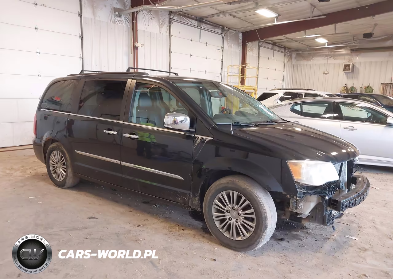 2014 Chrysler Town & Country Touring-L