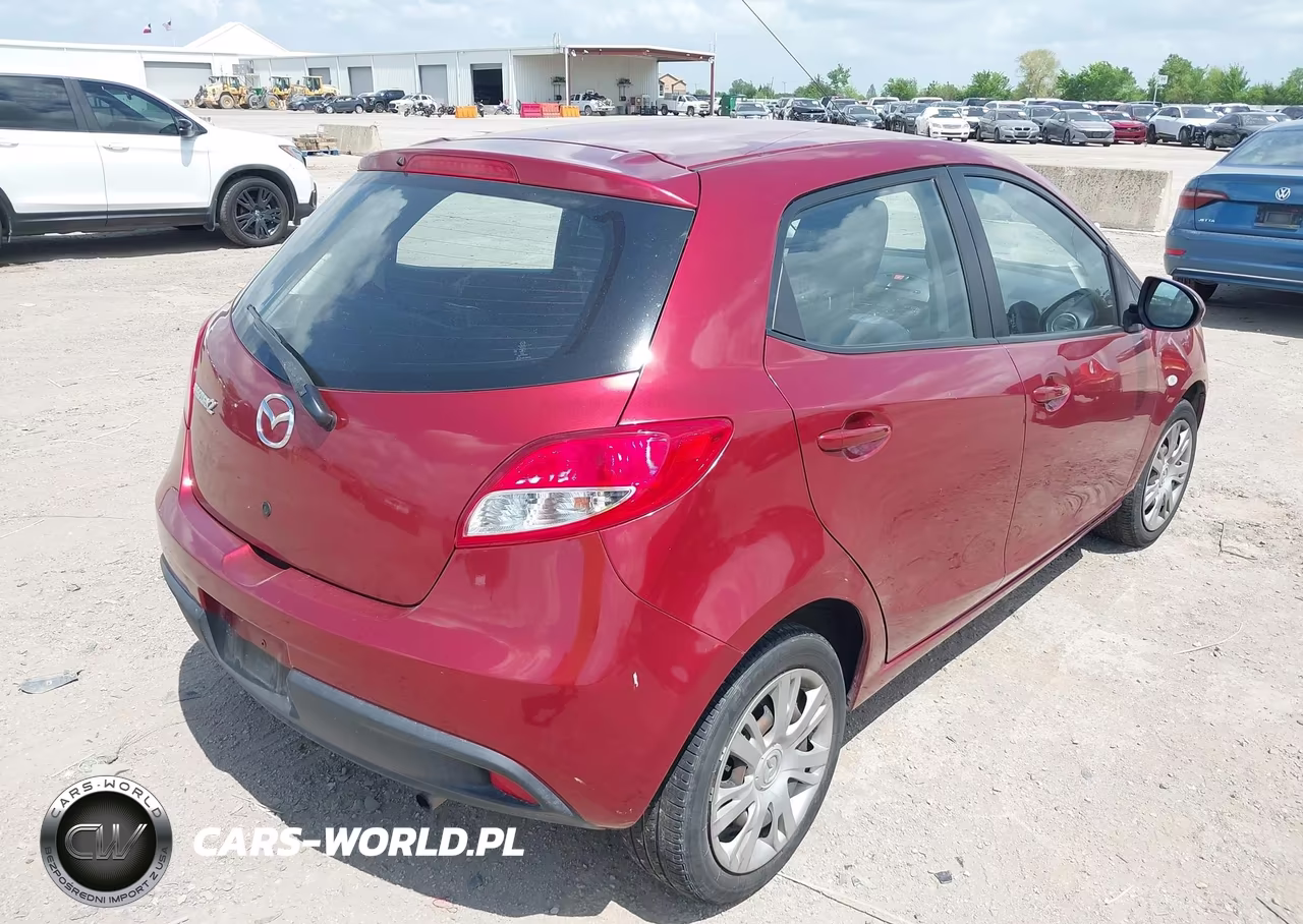2014 Mazda Mazda2 Sport VIN:JM1DE1KZ8E0173941 - 4