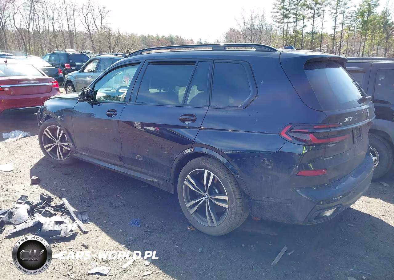 2025 BMW X7 xDrive40I VIN:5UX23EM03S9W96700 - 3