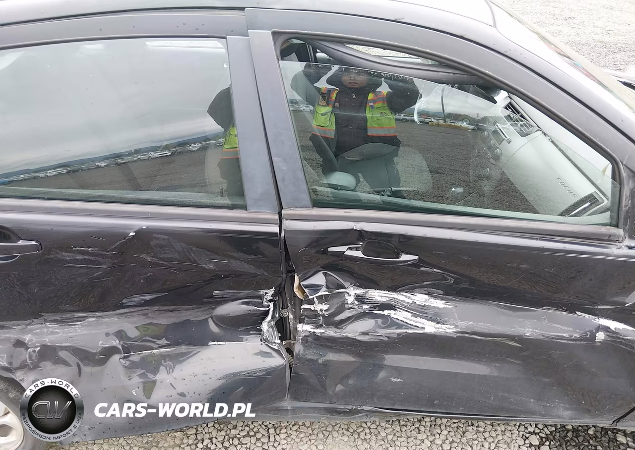 2009 Ford Focus Ses VIN:1FAHP36N49W243586 - 19