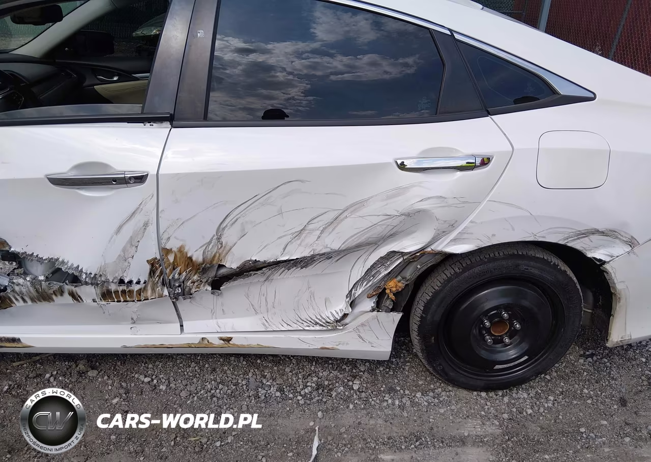 2016 Honda Civic Touring VIN:19XFC1F93GE007698 - 17